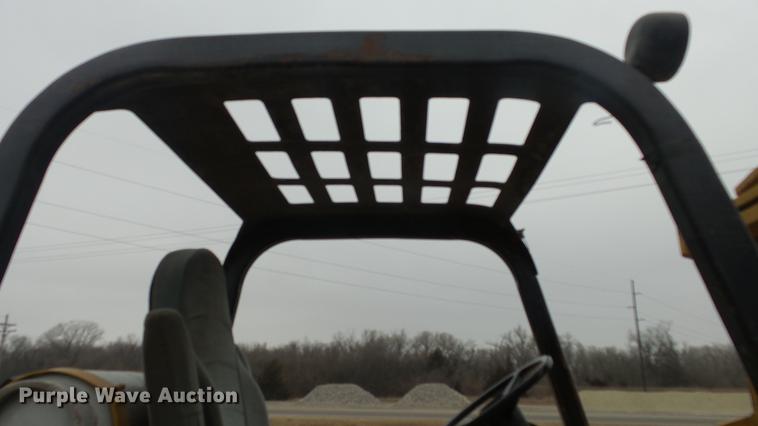 image for item DC1957 Caterpillar V70D forklift