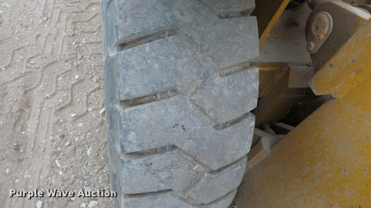 image for item DC1957 Caterpillar V70D forklift