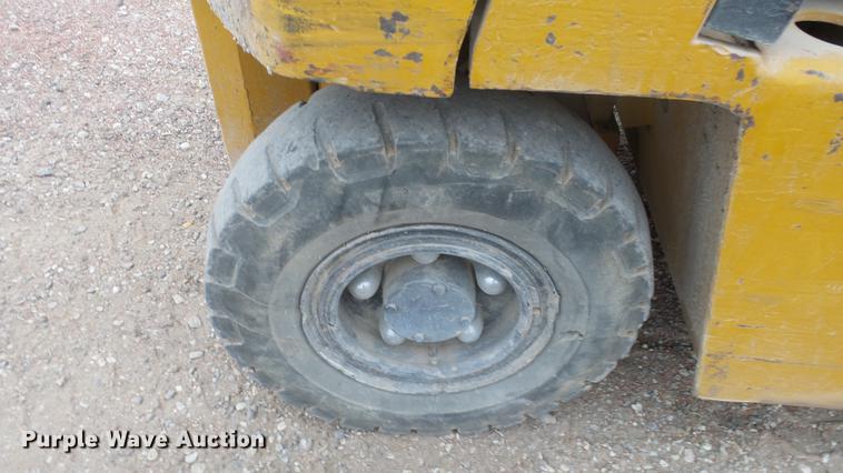 image for item DC1957 Caterpillar V70D forklift