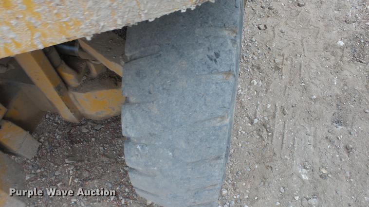 image for item DC1957 Caterpillar V70D forklift