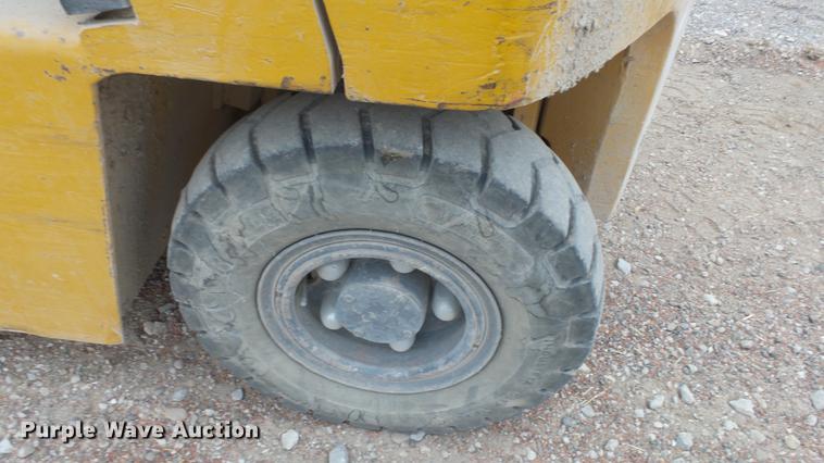 image for item DC1957 Caterpillar V70D forklift