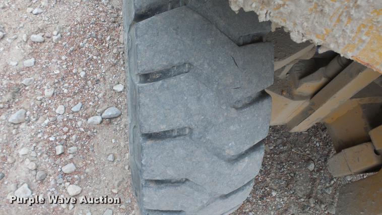 image for item DC1957 Caterpillar V70D forklift