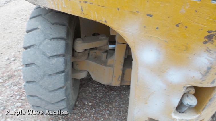 image for item DC1957 Caterpillar V70D forklift