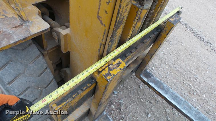 image for item DC1957 Caterpillar V70D forklift