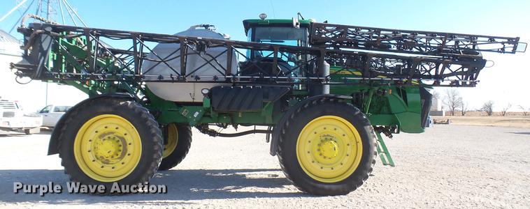 image for item DC1976 2013 John Deere 4940 self-propelled applicator
