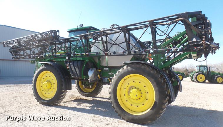 image for item DC1976 2013 John Deere 4940 self-propelled applicator