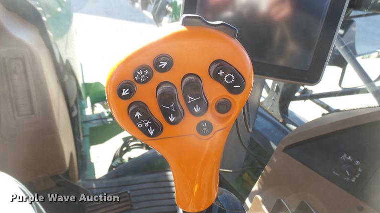 image for item DC1976 2013 John Deere 4940 self-propelled applicator