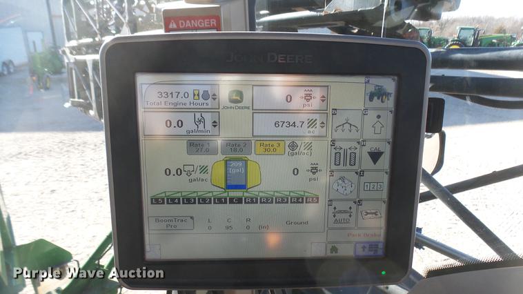 image for item DC1976 2013 John Deere 4940 self-propelled applicator