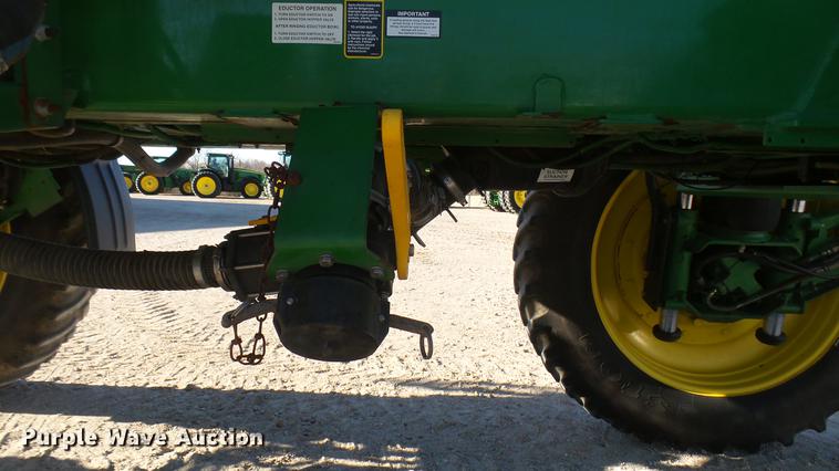 image for item DC1976 2013 John Deere 4940 self-propelled applicator