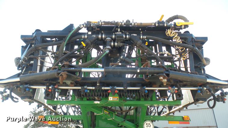 image for item DC1976 2013 John Deere 4940 self-propelled applicator