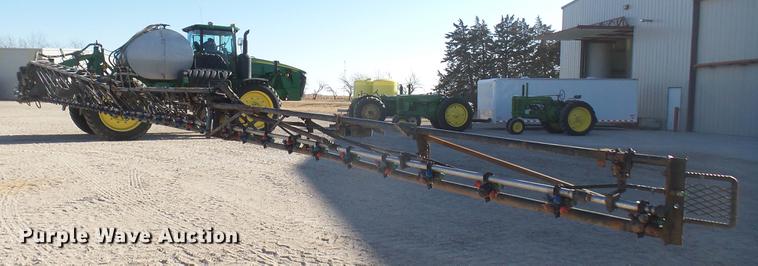 image for item DC1976 2013 John Deere 4940 self-propelled applicator