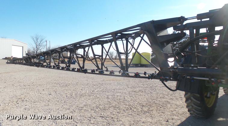 image for item DC1976 2013 John Deere 4940 self-propelled applicator