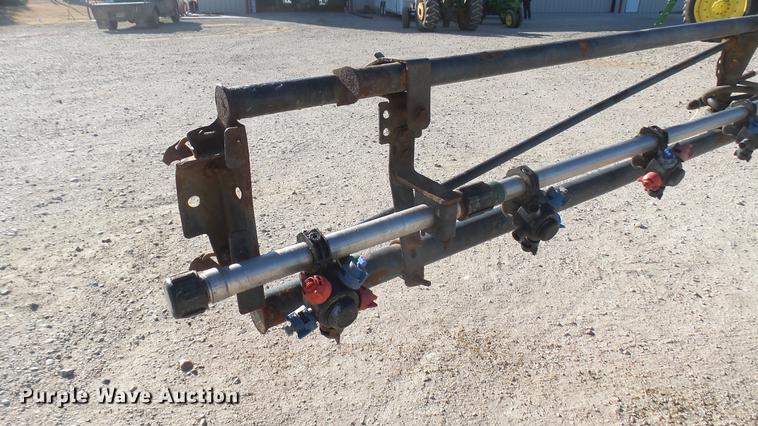 image for item DC1976 2013 John Deere 4940 self-propelled applicator