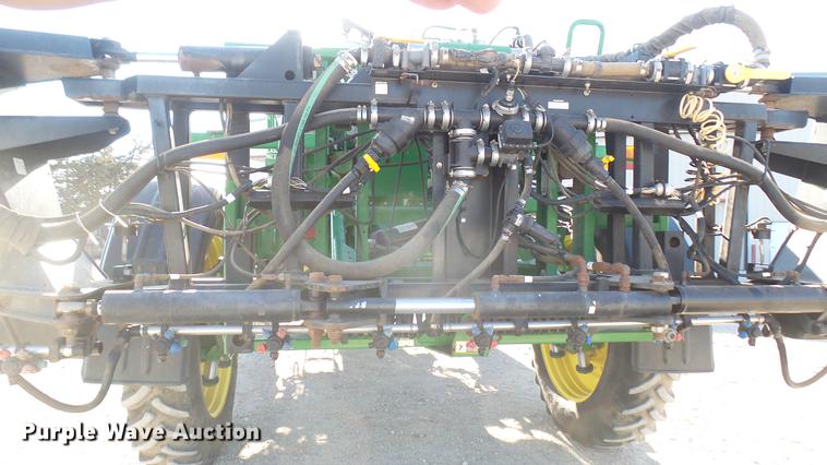 image for item DC1976 2013 John Deere 4940 self-propelled applicator