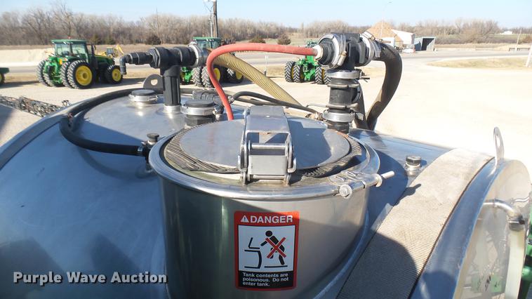 image for item DC1976 2013 John Deere 4940 self-propelled applicator