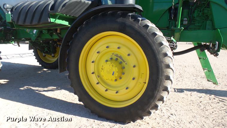 image for item DC1976 2013 John Deere 4940 self-propelled applicator