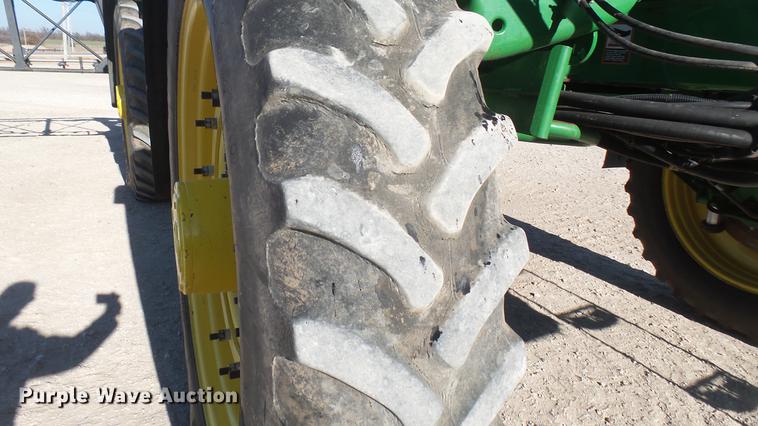 image for item DC1976 2013 John Deere 4940 self-propelled applicator