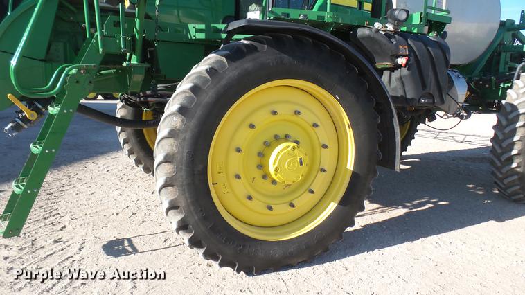 image for item DC1976 2013 John Deere 4940 self-propelled applicator
