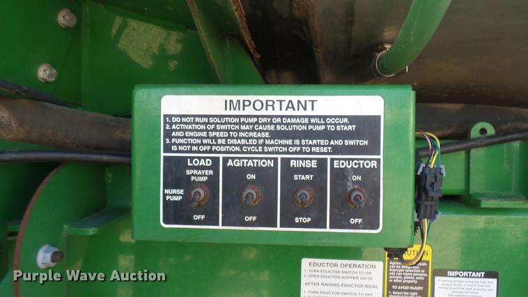 image for item DC1976 2013 John Deere 4940 self-propelled applicator