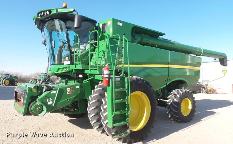 image for item DC1977 2013 John Deere S670 STS combine