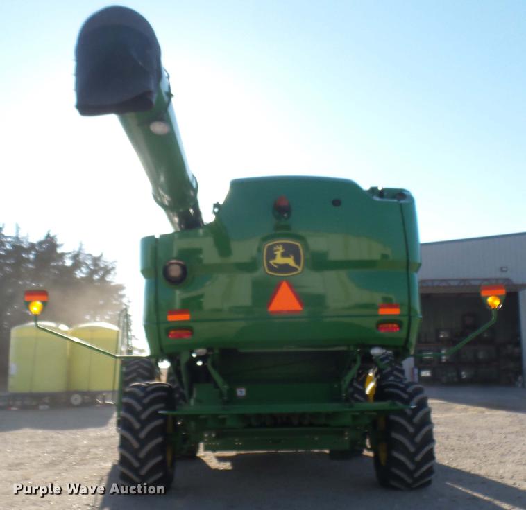 image for item DC1977 2013 John Deere S670 STS combine