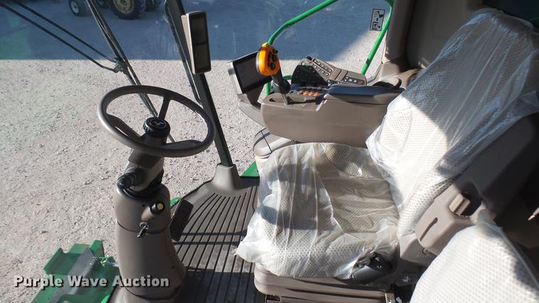 image for item DC1977 2013 John Deere S670 STS combine