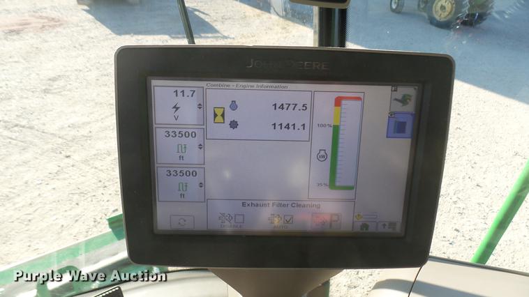 image for item DC1977 2013 John Deere S670 STS combine