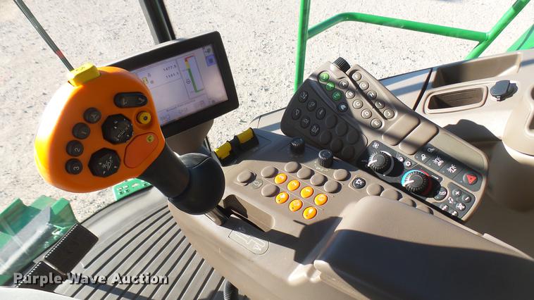 image for item DC1977 2013 John Deere S670 STS combine