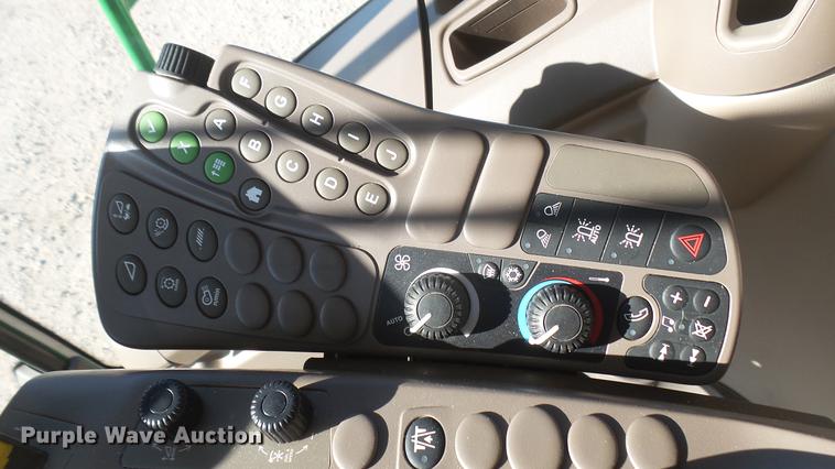 image for item DC1977 2013 John Deere S670 STS combine