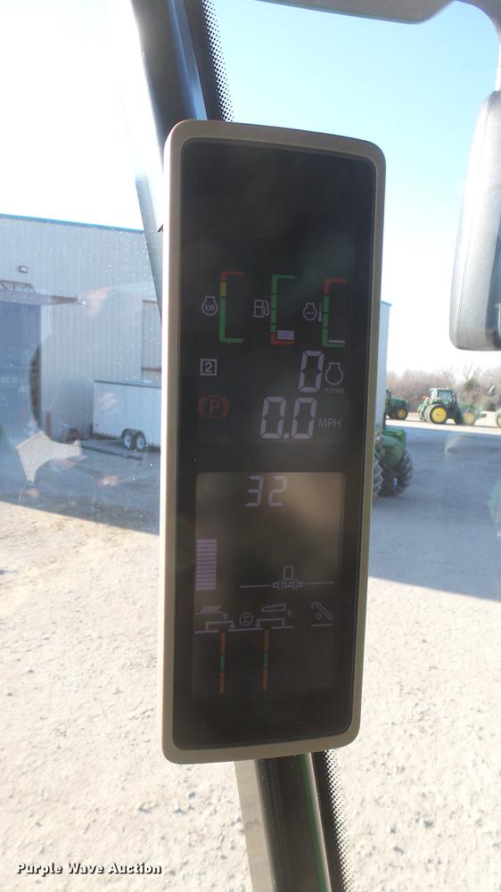 image for item DC1977 2013 John Deere S670 STS combine