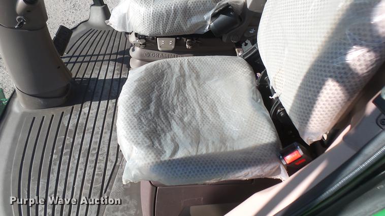 image for item DC1977 2013 John Deere S670 STS combine