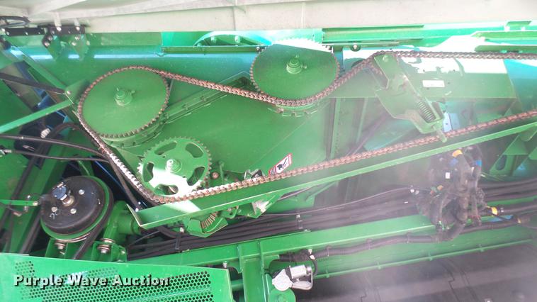 image for item DC1977 2013 John Deere S670 STS combine
