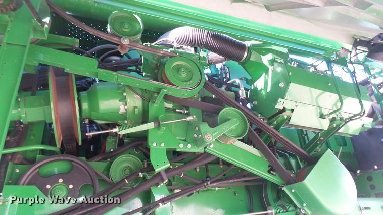 image for item DC1977 2013 John Deere S670 STS combine