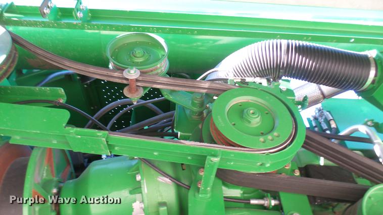 image for item DC1977 2013 John Deere S670 STS combine