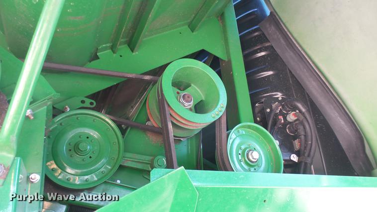 image for item DC1977 2013 John Deere S670 STS combine
