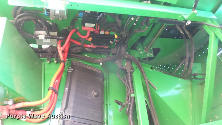 image for item DC1977 2013 John Deere S670 STS combine