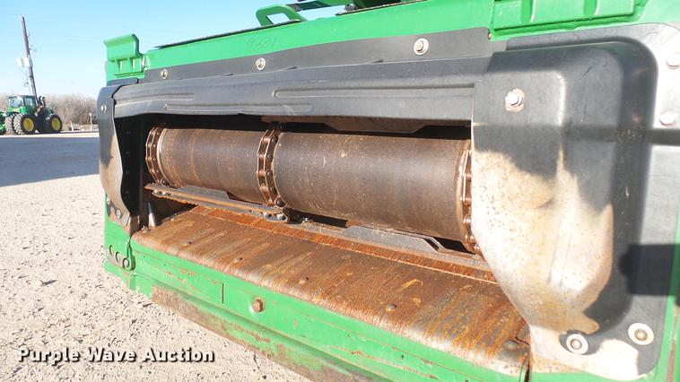 image for item DC1977 2013 John Deere S670 STS combine