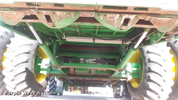 image for item DC1977 2013 John Deere S670 STS combine