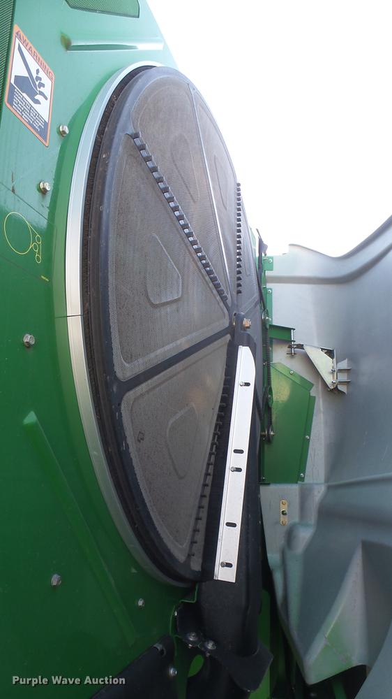 image for item DC1977 2013 John Deere S670 STS combine