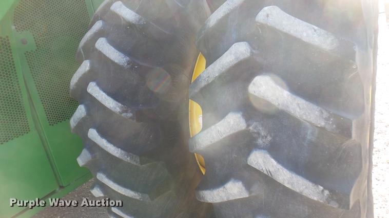 image for item DC1977 2013 John Deere S670 STS combine