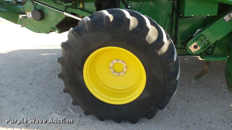 image for item DC1977 2013 John Deere S670 STS combine