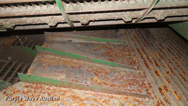 image for item DC1977 2013 John Deere S670 STS combine