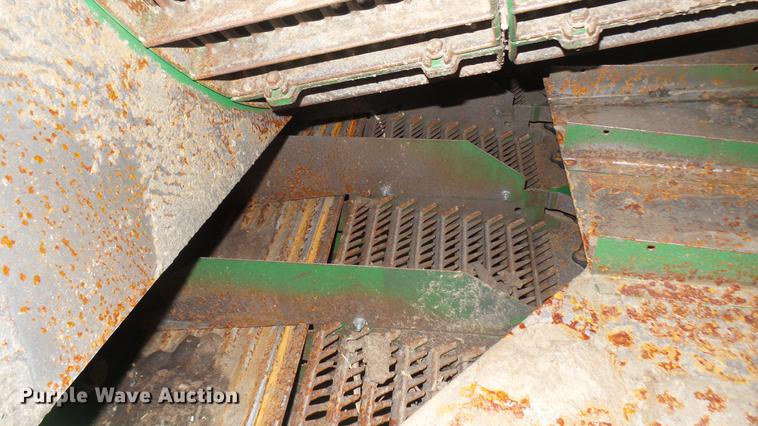 image for item DC1977 2013 John Deere S670 STS combine