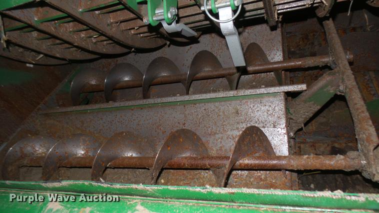 image for item DC1977 2013 John Deere S670 STS combine