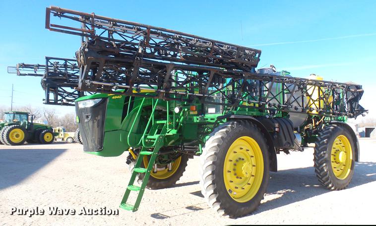image for item DC1978 2013 John Deere 4940 self-propelled applicator