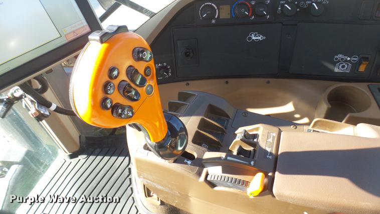 image for item DC1978 2013 John Deere 4940 self-propelled applicator