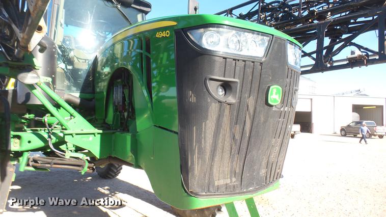 image for item DC1978 2013 John Deere 4940 self-propelled applicator