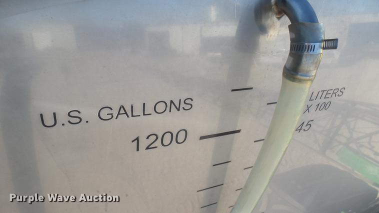 image for item DC1978 2013 John Deere 4940 self-propelled applicator