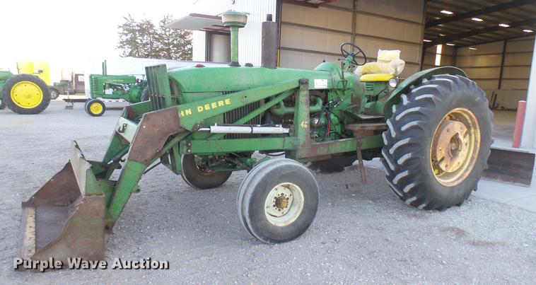 image for item DC1981 John Deere 4010 tractor
