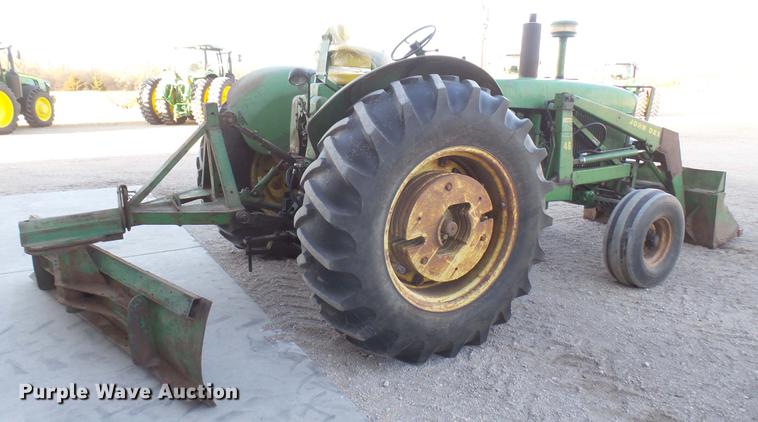 image for item DC1981 John Deere 4010 tractor